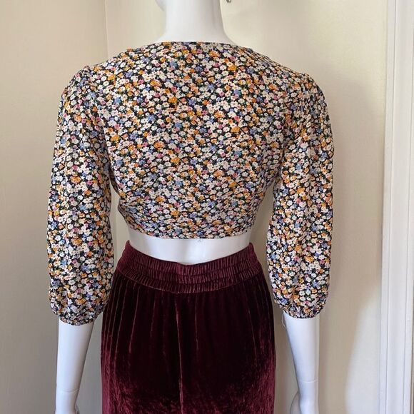 Sans Souci Floral Tie Front Crop Top Size Small - Picture 4 of 10